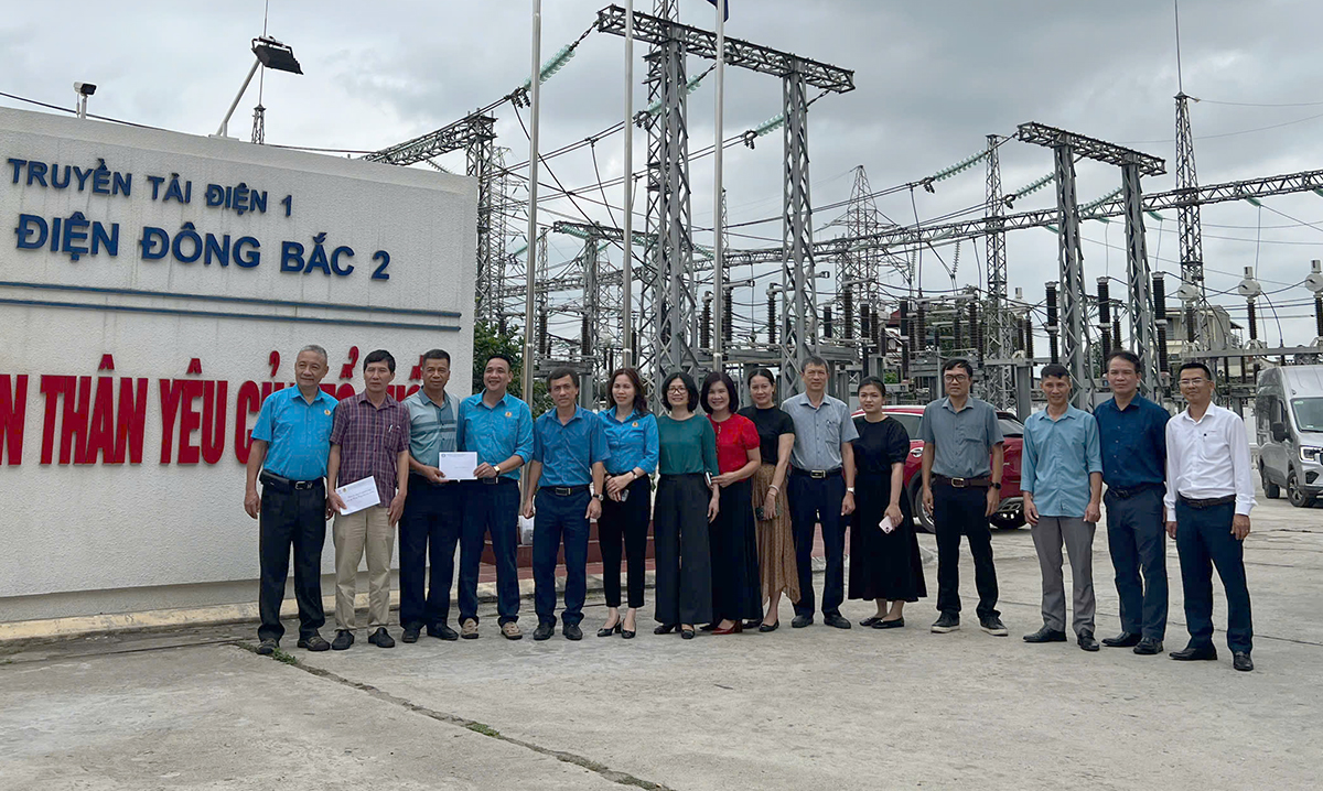 Công đoàn EVNNPT tiếp sức người lao động Truyền tải điện Đông Bắc 2 trong Tháng Công nhân 1