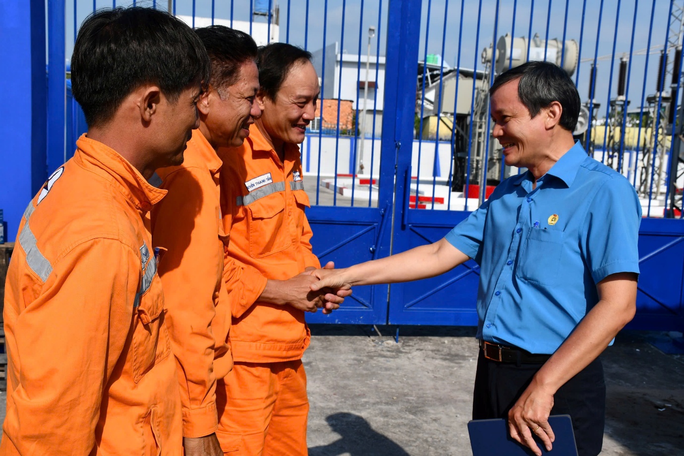 Công đoàn EVNSPC đem mùa xuân - niềm vui - phấn khởi đến người lao động