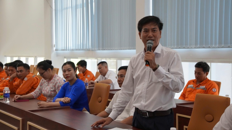 Công đoàn EVNSPC đem mùa xuân - niềm vui - phấn khởi đến người lao động