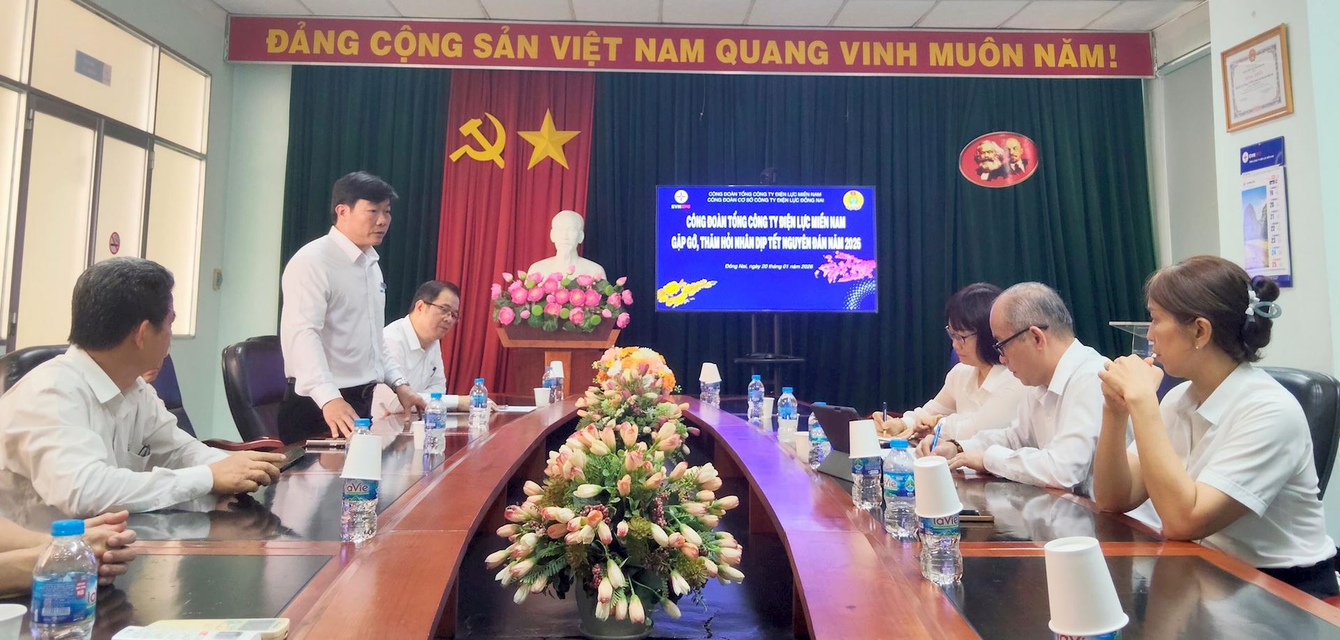 Công đoàn EVNSPC sẻ chia yêu thương, lắng nghe người lao động tại các Đội Quản lý điện Đồng Nai 2