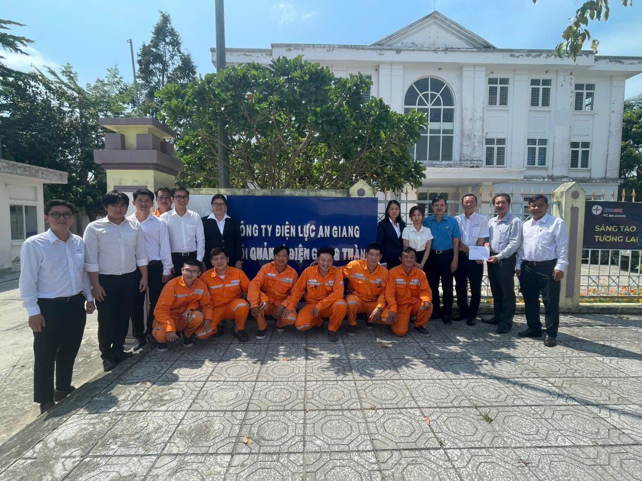 Công đoàn EVNSPC thăm hỏi, động viên người lao động tại các đơn vị Công ty Điện lực An Giang 1