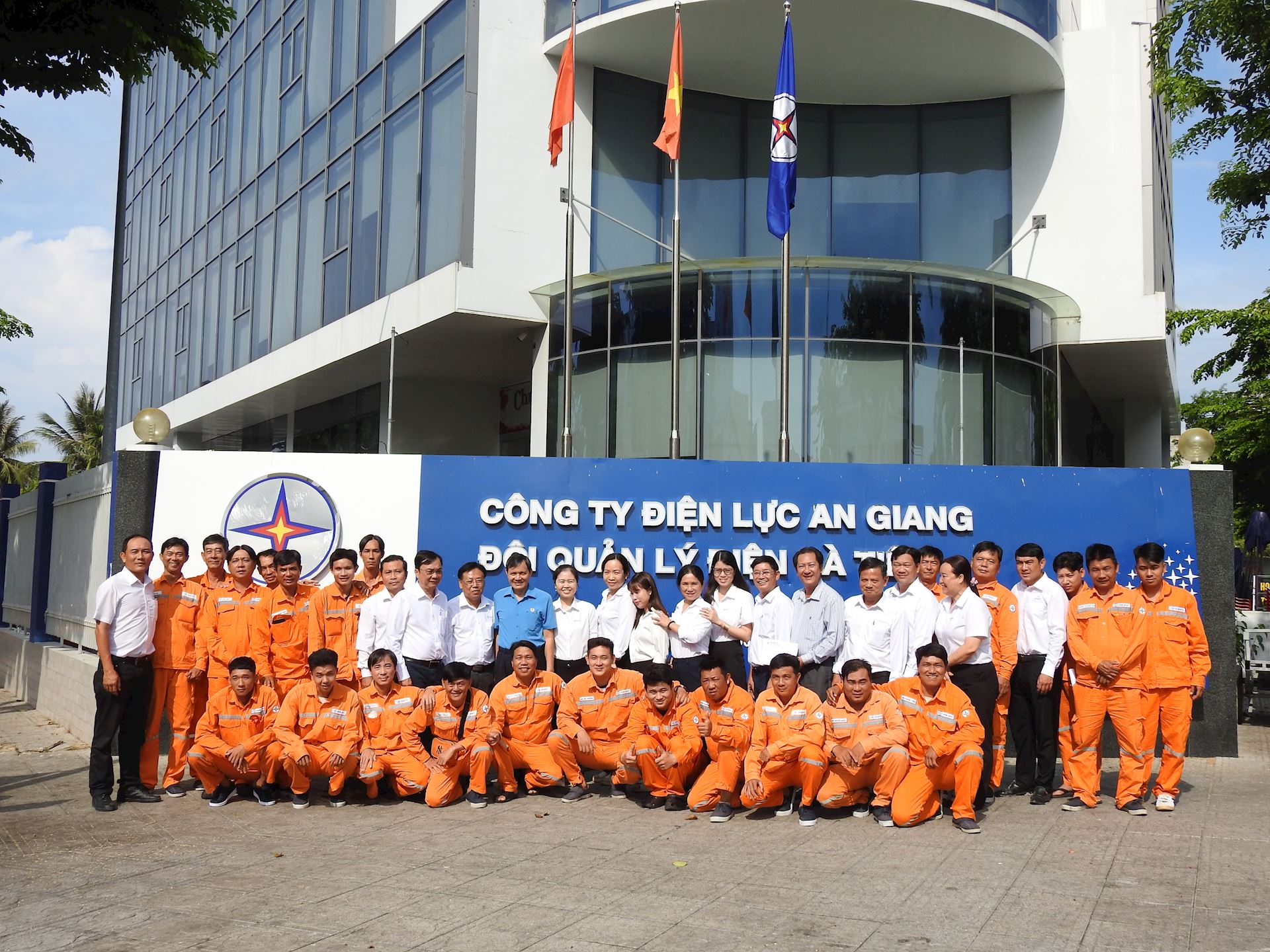 Công đoàn EVNSPC thăm hỏi, động viên người lao động tại các đơn vị Công ty Điện lực An Giang 2