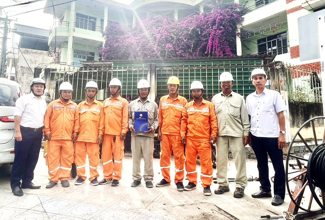 Công đoàn KHPC kịp thời thăm hỏi, động viên anh em công nhân thi công tại hiện trường