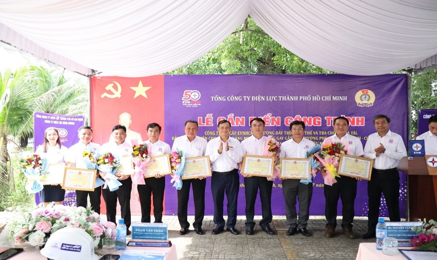 Công ty Điện lực Bình Dương gắn biển công trình chào mừng kỷ niệm 50 năm Ngày thành lập Sở Quản lý và phân phối điện Thành phố Hồ Chí Minh 2