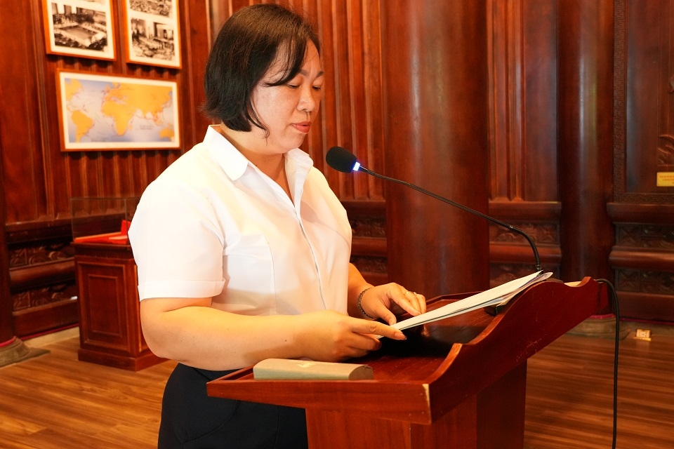 Công ty Điện lực Lào Cai dâng hương, báo công tại Nhà bia tưởng niệm Bác Hồ 2