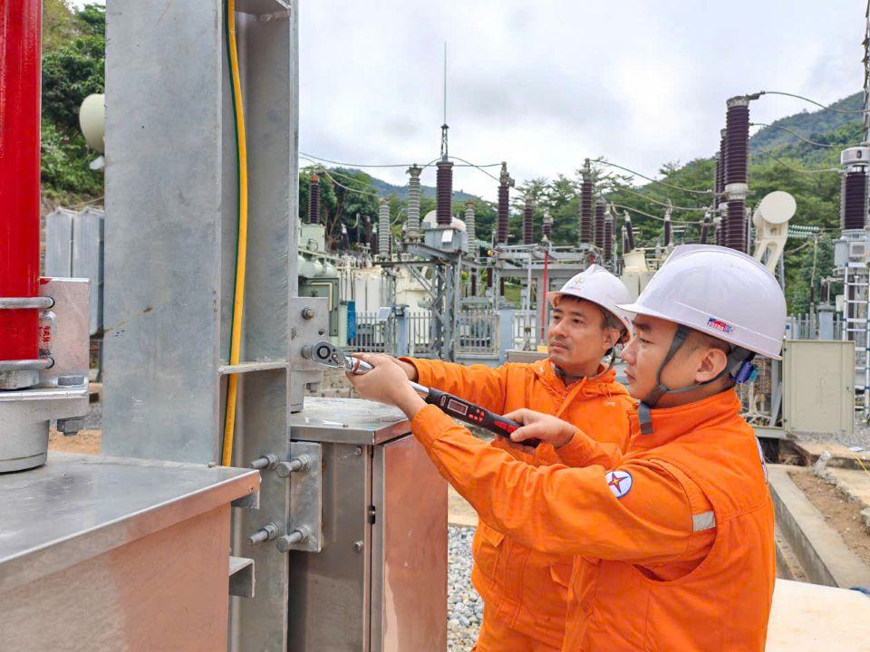 Công ty Điện lực Sơn La viết tiếp “hành trình thắp sáng niềm tin” 2