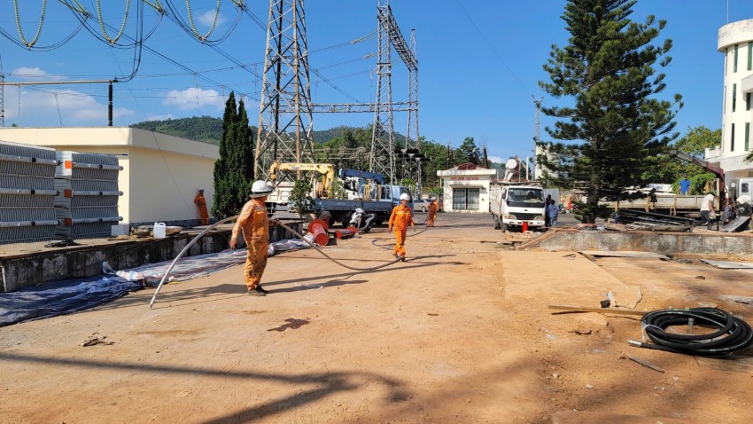 CÔNG TY TRUYỀN TẢI ĐIỆN 2 THĂM HỎI, ĐỘNG VIÊN NGƯỜI LAO ĐỘNG LÀM VIỆC XUYÊN ĐÊM, XUYÊN TẾT BÍNH NGỌ - 2026 3