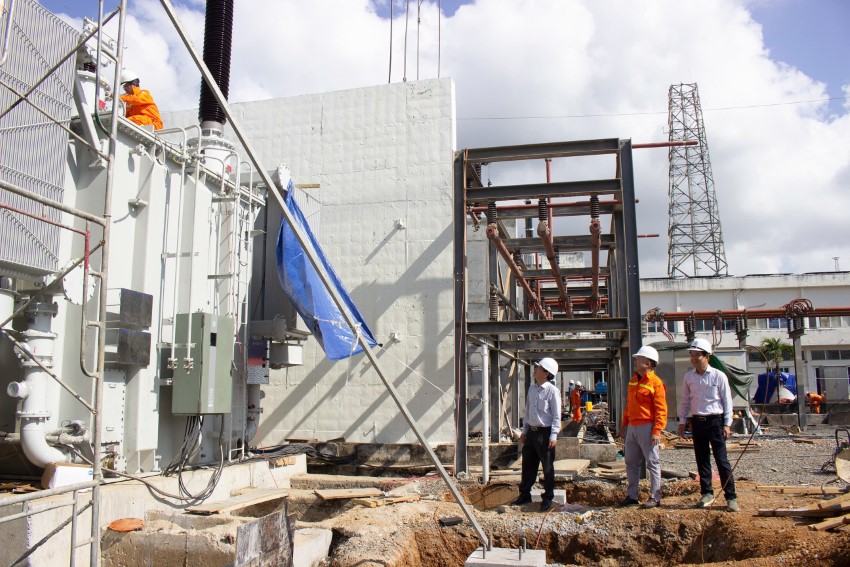 CÔNG TY TRUYỀN TẢI ĐIỆN 2 THĂM HỎI, ĐỘNG VIÊN NGƯỜI LAO ĐỘNG LÀM VIỆC XUYÊN ĐÊM, XUYÊN TẾT BÍNH NGỌ - 2026 4