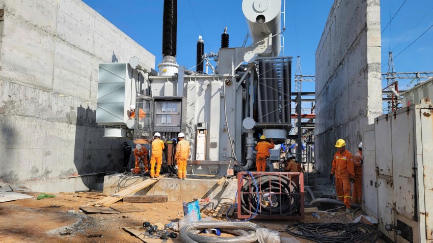 CÔNG TY TRUYỀN TẢI ĐIỆN 2 THĂM HỎI, ĐỘNG VIÊN NGƯỜI LAO ĐỘNG LÀM VIỆC XUYÊN ĐÊM, XUYÊN TẾT BÍNH NGỌ - 2026