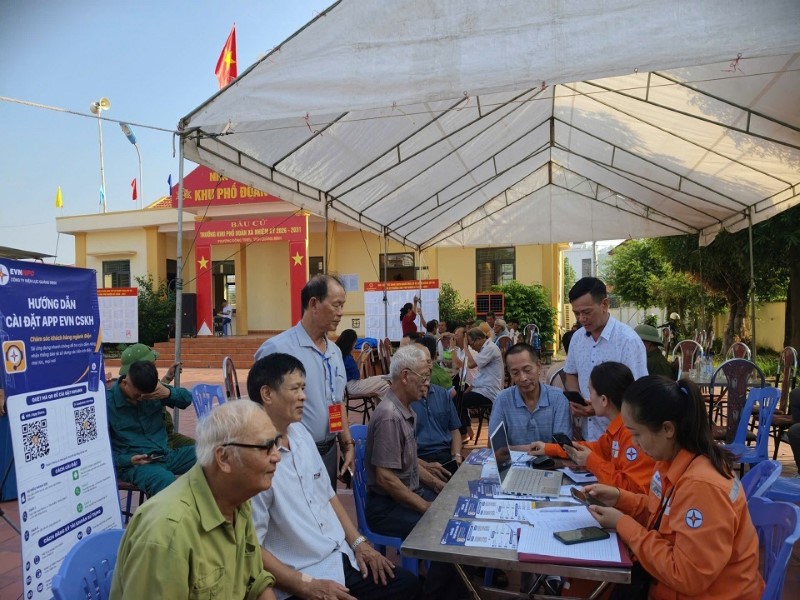 CTĐL Quảng Ninh: Đồng loạt ra quân tuyên truyền ứng dụng App EVN CSKH trong ngày bầu cử Trưởng khu phố nhiệm kỳ 2026 - 2031  2