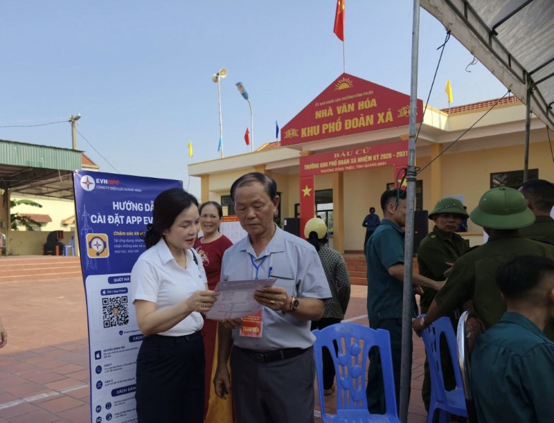 CTĐL Quảng Ninh: Đồng loạt ra quân tuyên truyền ứng dụng App EVN CSKH trong ngày bầu cử Trưởng khu phố nhiệm kỳ 2026 - 2031  4