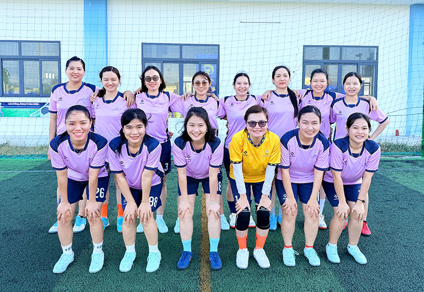 Đội bóng đá nữ Vĩnh Tân 4: “Thắp lửa” sân cỏ, sẵn sàng cho ngày hội lớn CBCNV EVN 2026
