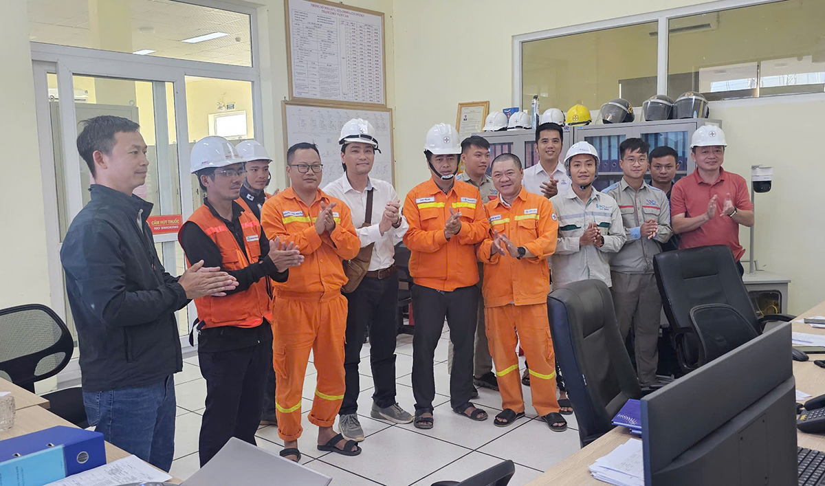 Đóng điện thành công máy biến áp thứ 2 Trạm biến áp 220kV Nam Cấm chào mừng Tháng Công nhân 2026