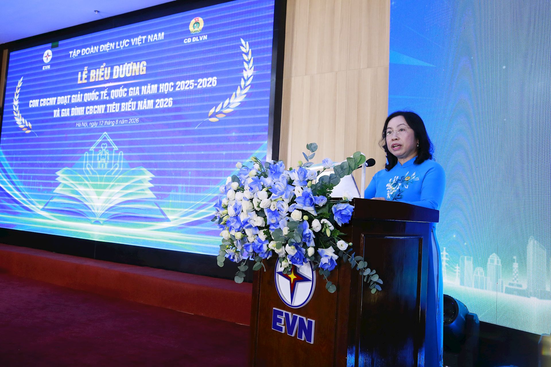 EVN biểu dương 85 học sinh đạt giải quốc gia, quốc tế và 42 gia đình CBCNV tiêu biểu EVN năm 2026 7