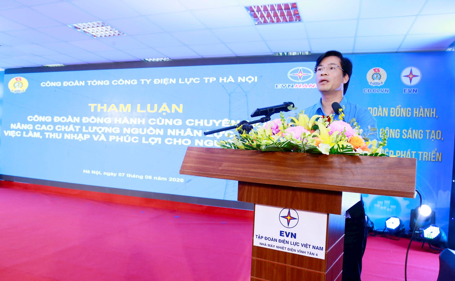 EVN: Phát động phong trào thi đua “Lao động giỏi, năng suất cao, thu nhập tốt” trong CNVCLĐ giai đoạn 2026-2031. 9