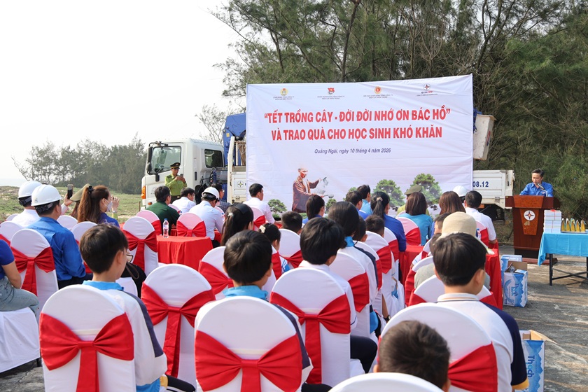 EVNCPC tổ chức “Tết trồng cây – Đời đời nhớ ơn Bác Hồ” tại Quảng Ngãi 1