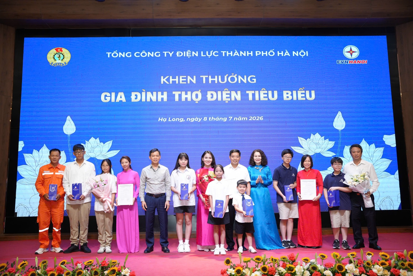 EVNHANOI biểu dương 66 học sinh đạt thành tích xuất sắc năm học 2025–2026 3