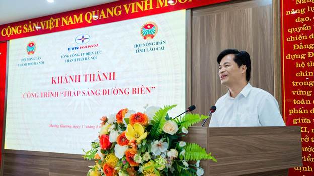 EVNHANOI chung tay “Thắp sáng đường biên” tại Mường Khương