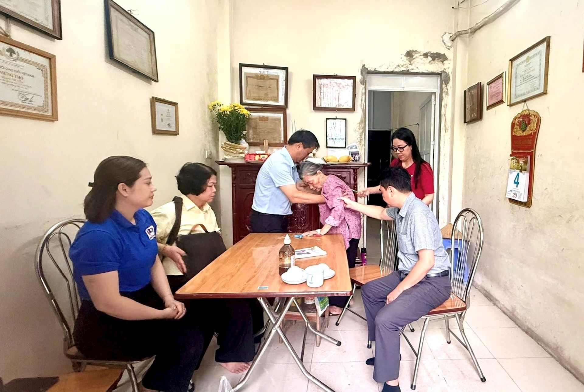 EVNHANOI lan tỏa nghĩa tình tri ân nhân kỷ niệm 79 năm Ngày Thương binh – Liệt sĩ 2