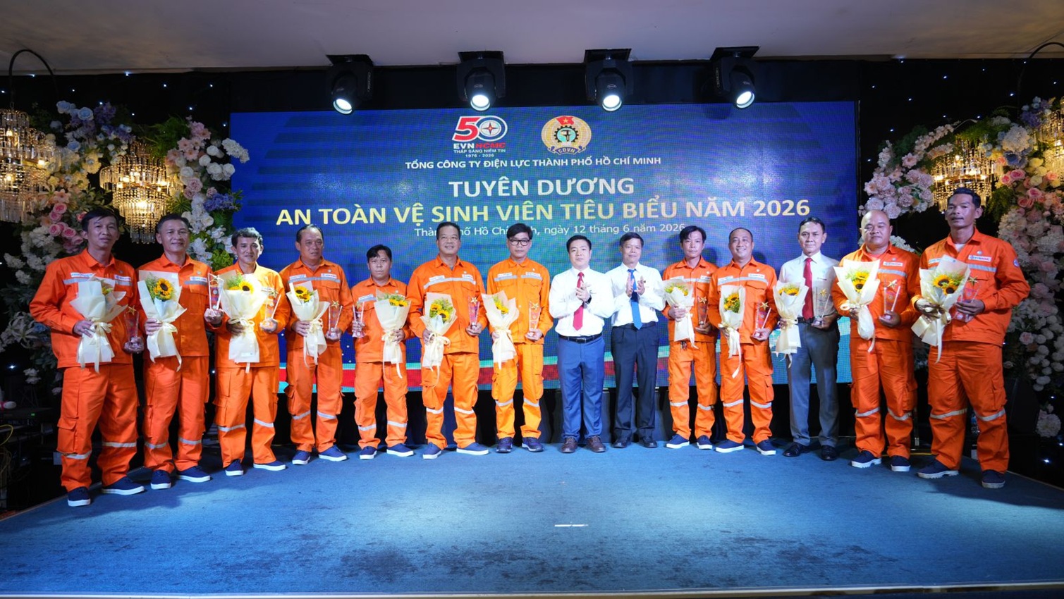 EVNHCMC gặp gỡ, lắng nghe và tuyên dương An toàn vệ sinh viên tiêu biểu năm 2026 4