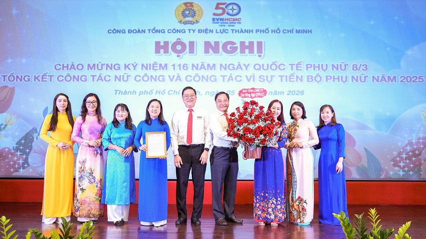 EVNHCMC tôn vinh nữ CBCNV nhân Ngày Quốc tế Phụ nữ 8/3 1