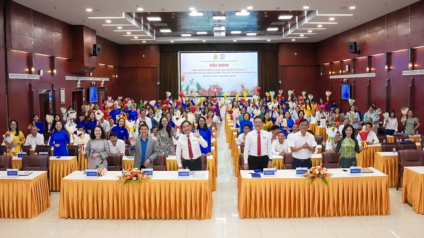 EVNHCMC tôn vinh nữ CBCNV nhân Ngày Quốc tế Phụ nữ 8/3 2