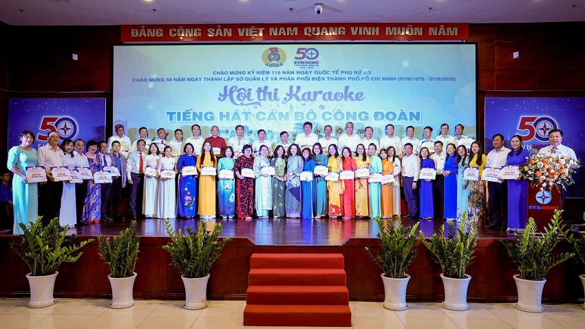 EVNHCMC tôn vinh nữ CBCNV nhân Ngày Quốc tế Phụ nữ 8/3 6