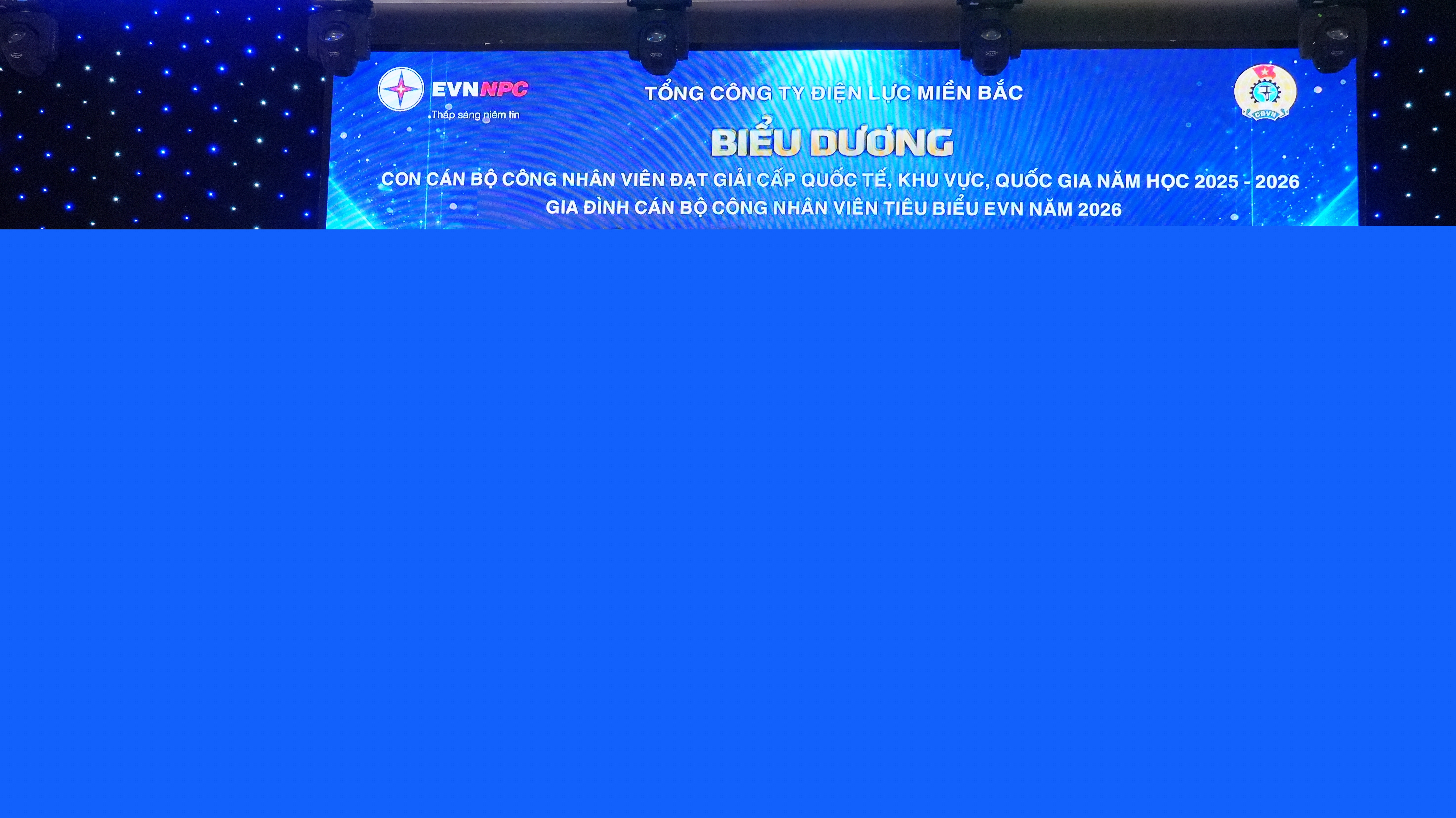 EVNNPC: Lan tỏa yêu thương và khát vọng tại Lễ biểu dương học sinh, gia đình tiêu biểu cấp EVN năm 2026 4