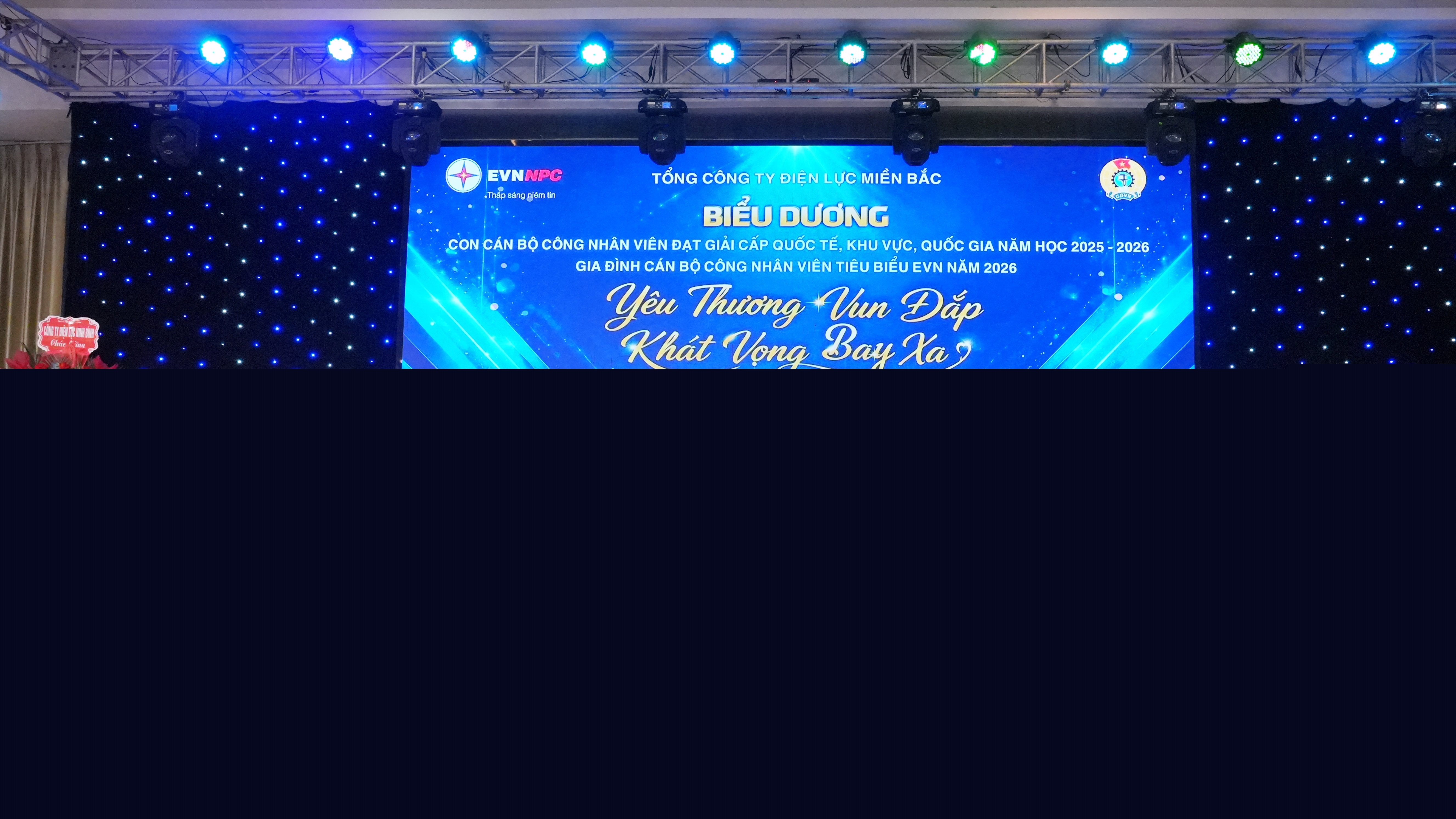 EVNNPC: Lan tỏa yêu thương và khát vọng tại Lễ biểu dương học sinh, gia đình tiêu biểu cấp EVN năm 2026 5