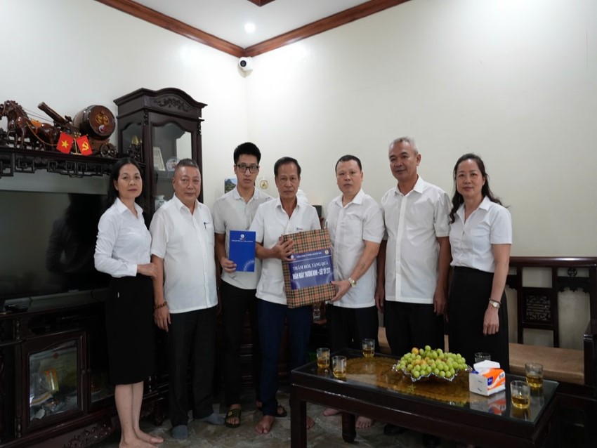 EVNNPC tri ân người có công với cách mạng nhân kỷ niệm 79 năm Ngày Thương binh - Liệt sĩ 3