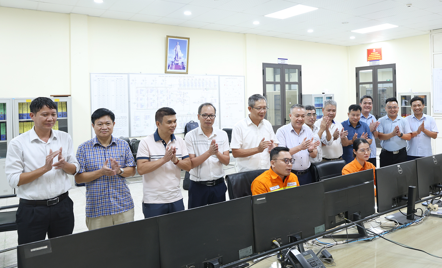 Hoàn thành đóng điện toàn tuyến Đường dây 500/220kV Nho Quan – Phủ Lý – Thường Tín thiết thực chào mừng 97 năm thành lập Công đoàn Việt Nam