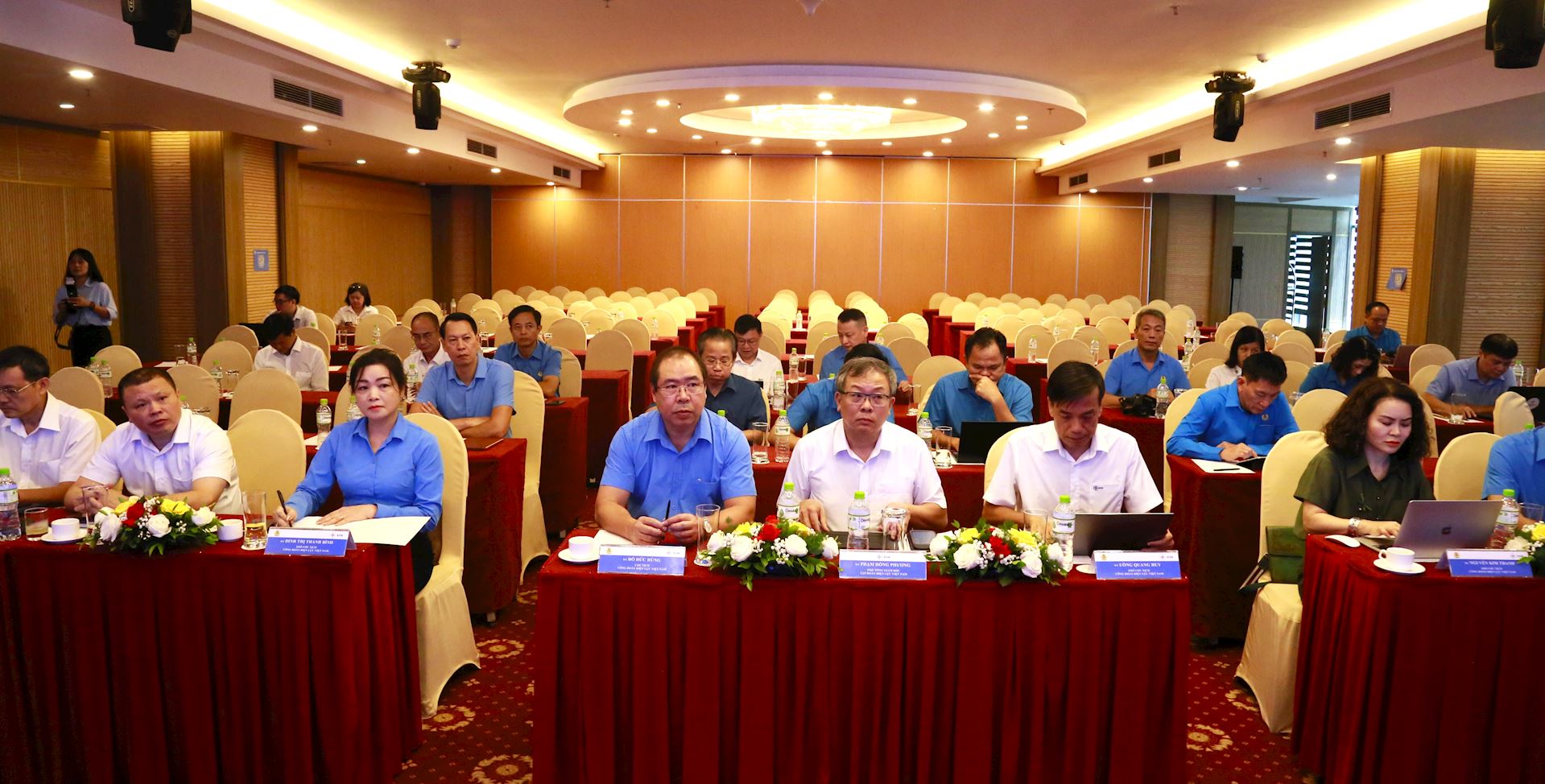Hội nghị Ban Chấp hành Công đoàn Điện lực Việt Nam lần thứ ba, khóa VII 1