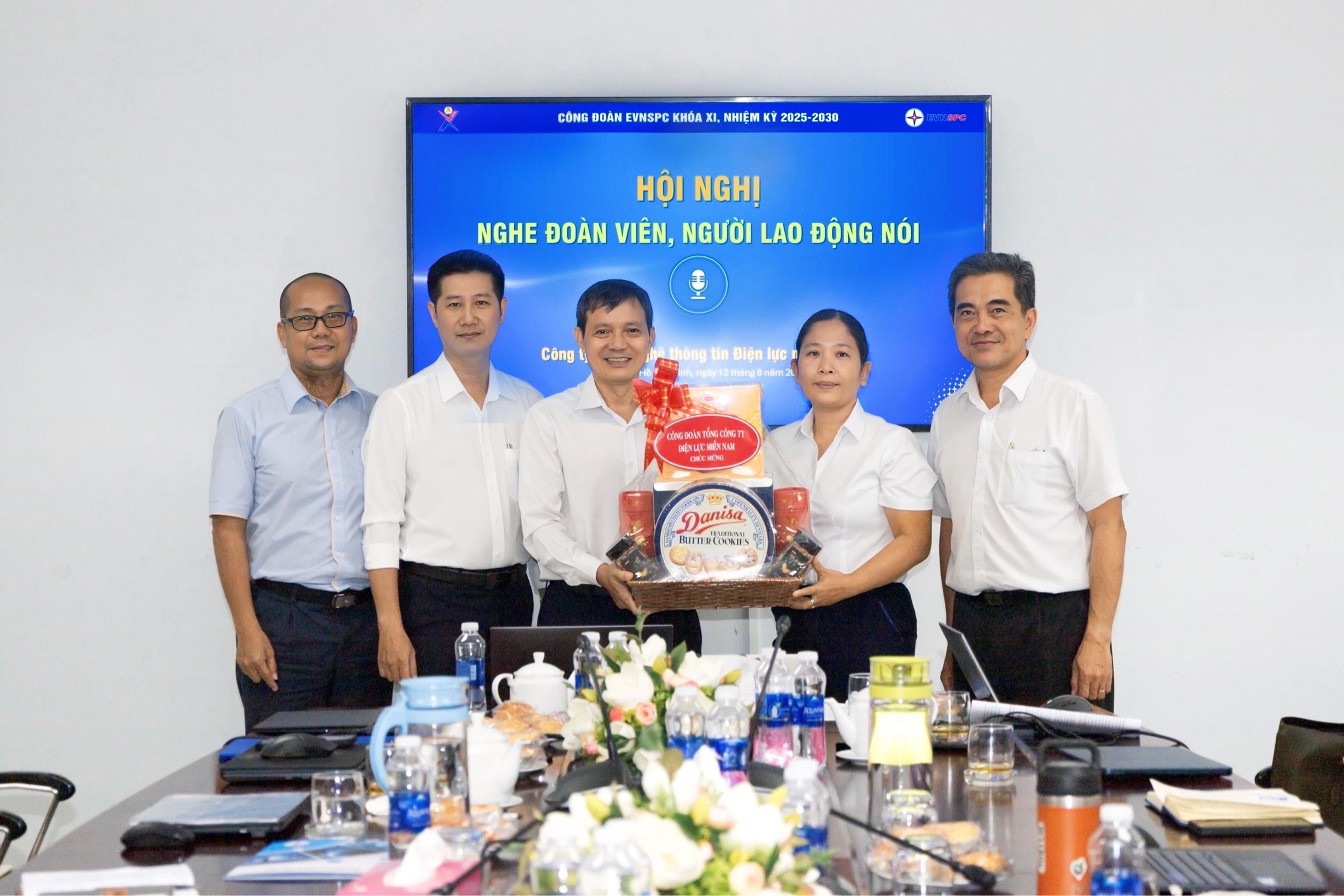 Hội nghị “Nghe đoàn viên, người lao động nói” - 