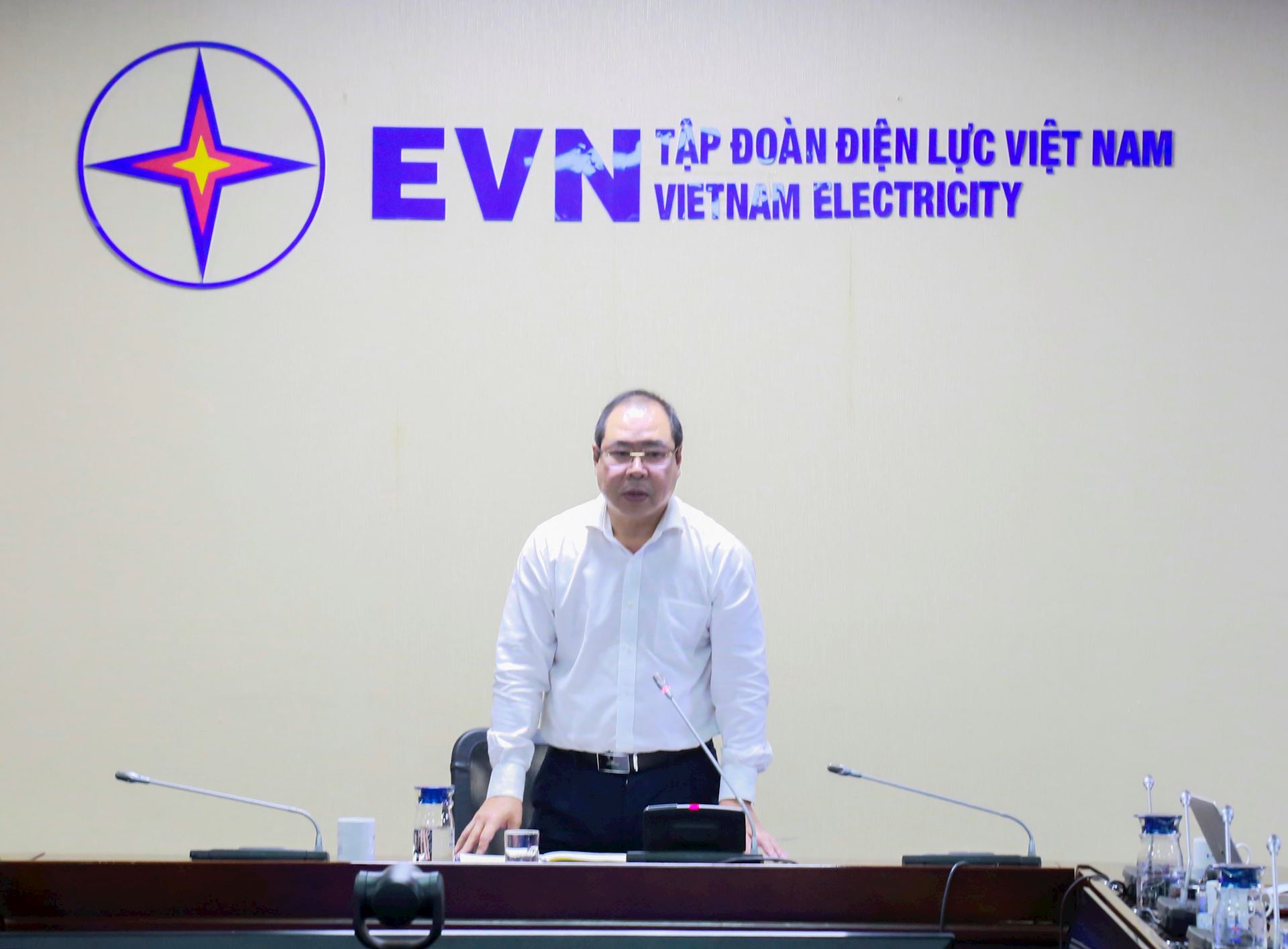 Hội nghị triển khai công tác tổ chức cán bộ Cơ quan Công đoàn Điện lực Việt Nam