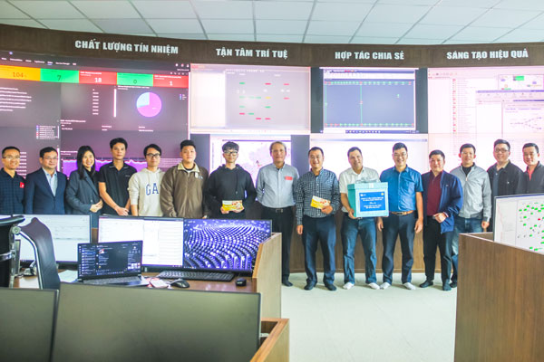 Lãnh đạo EVN thăm hỏi, động viên kỹ sư EVNICT trực Tết 1