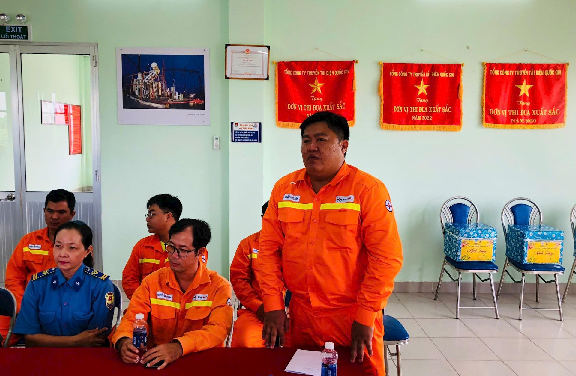 Lãnh đạo EVNNPT thăm hỏi, lắng nghe và động viên người lao động tại Truyền tải điện Cần Thơ 1