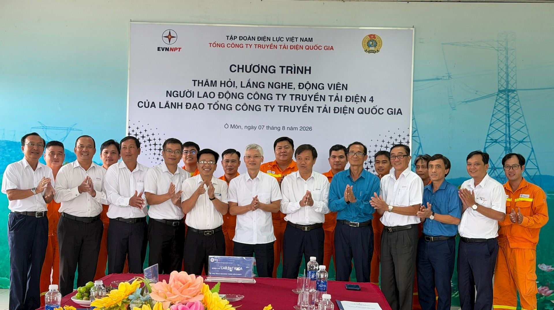 Lãnh đạo EVNNPT thăm hỏi, lắng nghe và động viên người lao động tại Truyền tải điện Cần Thơ 10