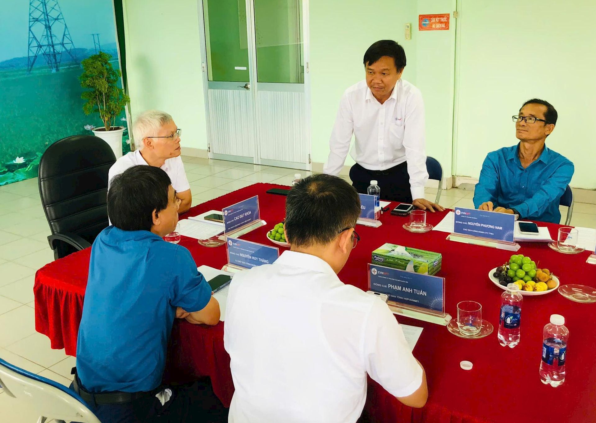 Lãnh đạo EVNNPT thăm hỏi, lắng nghe và động viên người lao động tại Truyền tải điện Cần Thơ 3