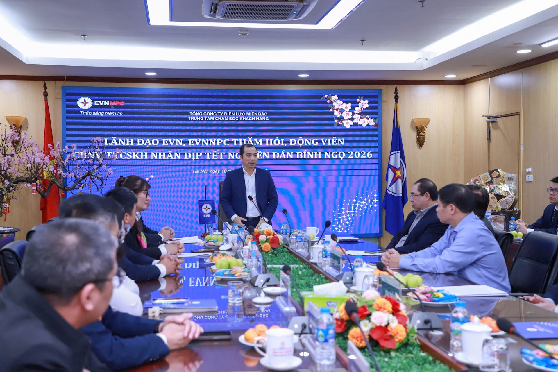 Lãnh đạo Tập đoàn và Công đoàn Điện lực Việt Nam thăm, chúc Tết cán bộ nhân viên khối chăm sóc khách hàng