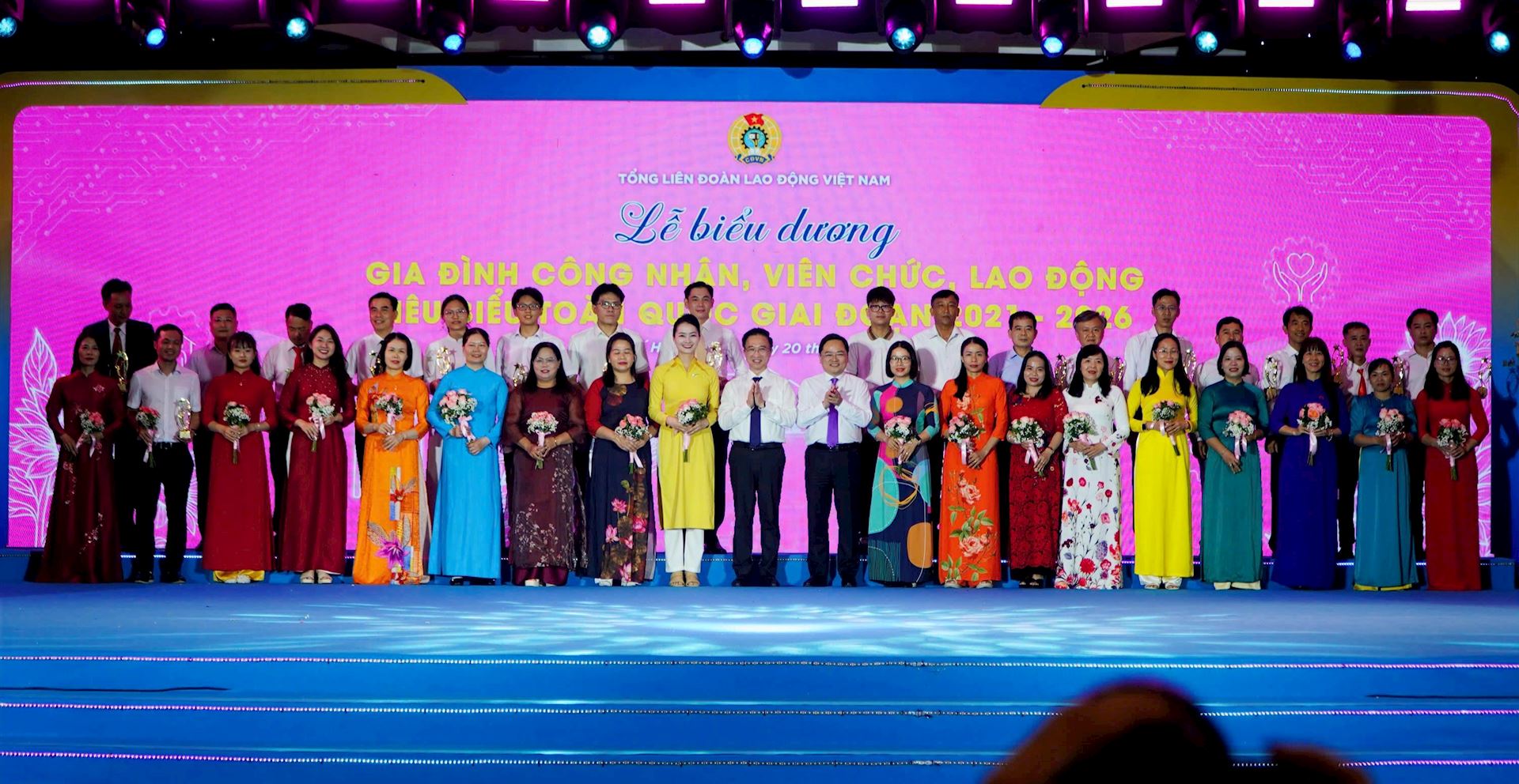 Lê Xuân Mỹ Hạnh - Gia đình CNVCLĐ tiêu biểu toàn quốc giai đoạn 2021–2026 12