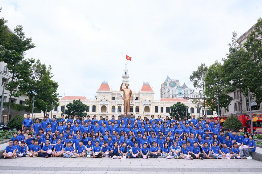 Một ngày đi qua lịch sử, mang về niềm tự hào 2