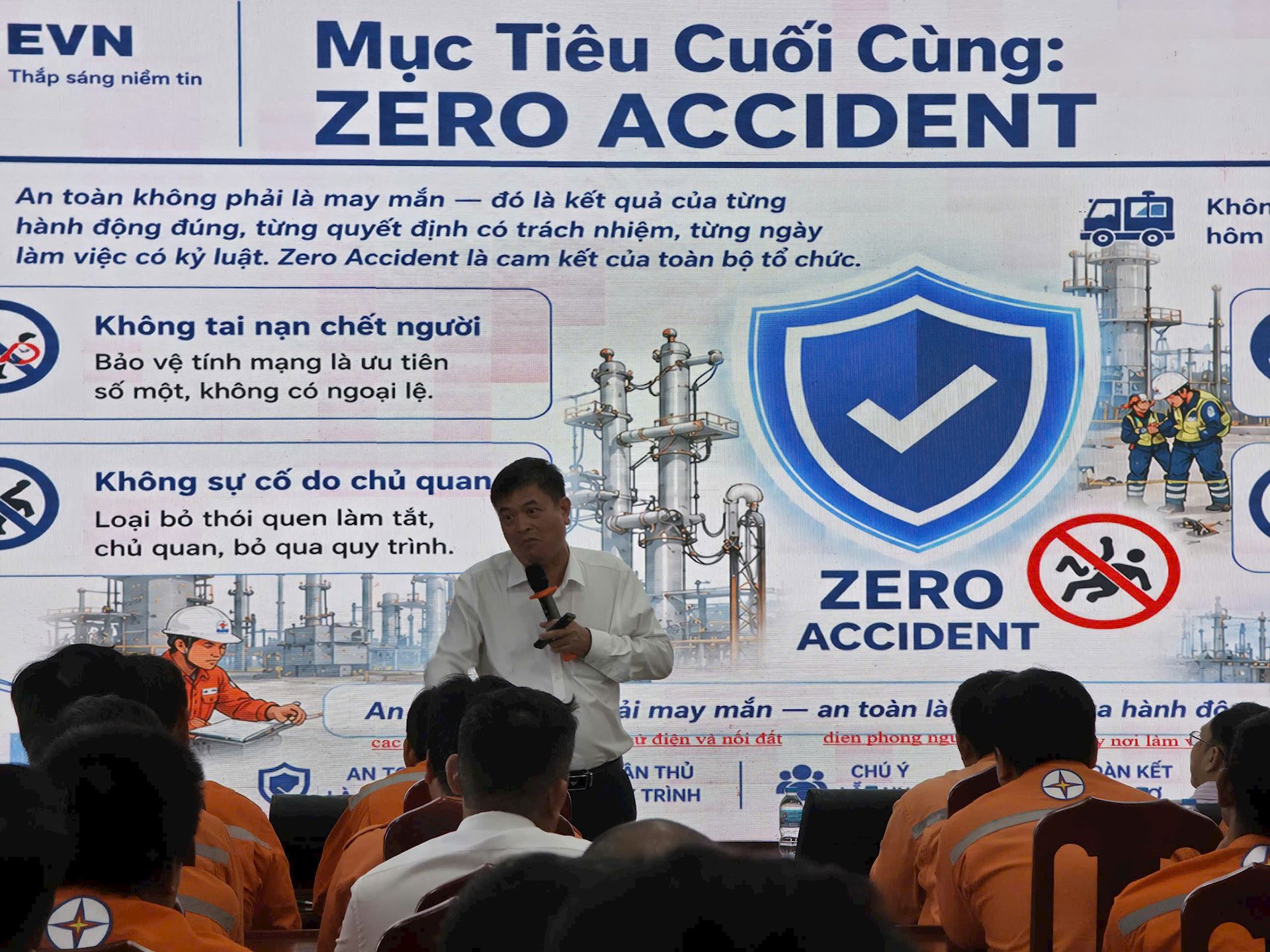 NÂNG CAO NĂNG LỰC MẠNG LƯỚI AN TOÀN VỆ SINH VIÊN BẰNG TƯ DUY QUẢN TRỊ RỦI RO HIỆN ĐẠI
