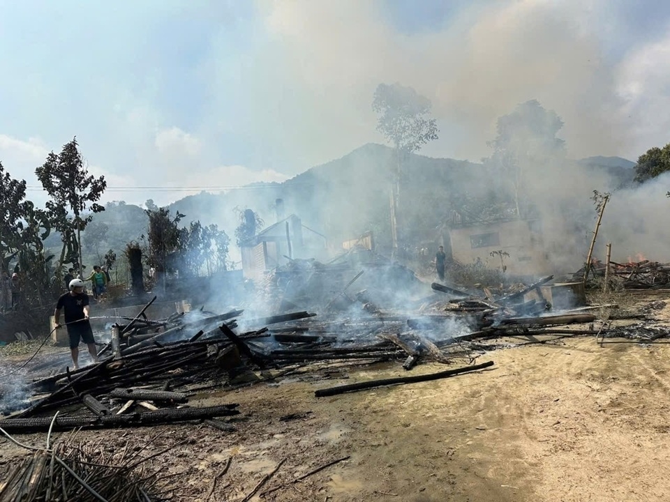 Nghĩa tình đầu xuân ở Nghĩa Đô: Đồng lòng khắc phục hỏa hoạn, sớm ổn định cuộc sống Nhân dân