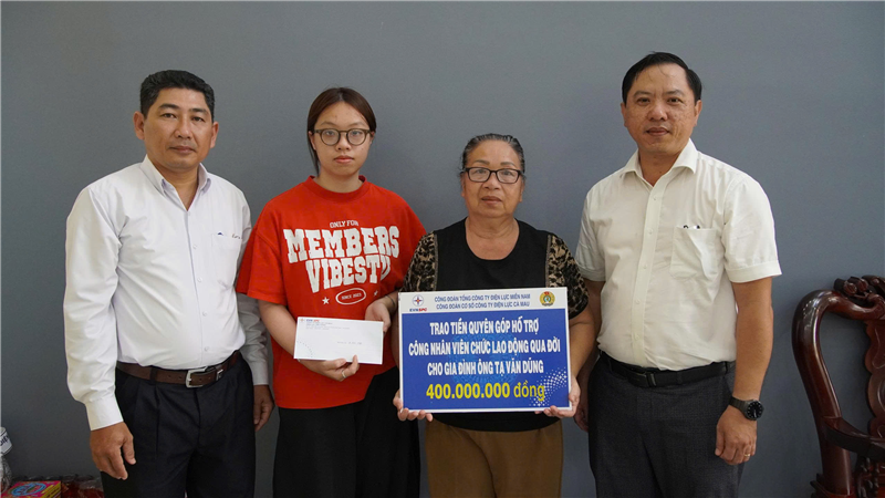 Nghĩa tình ngành Điện sẻ chia cùng gia đình người lao động