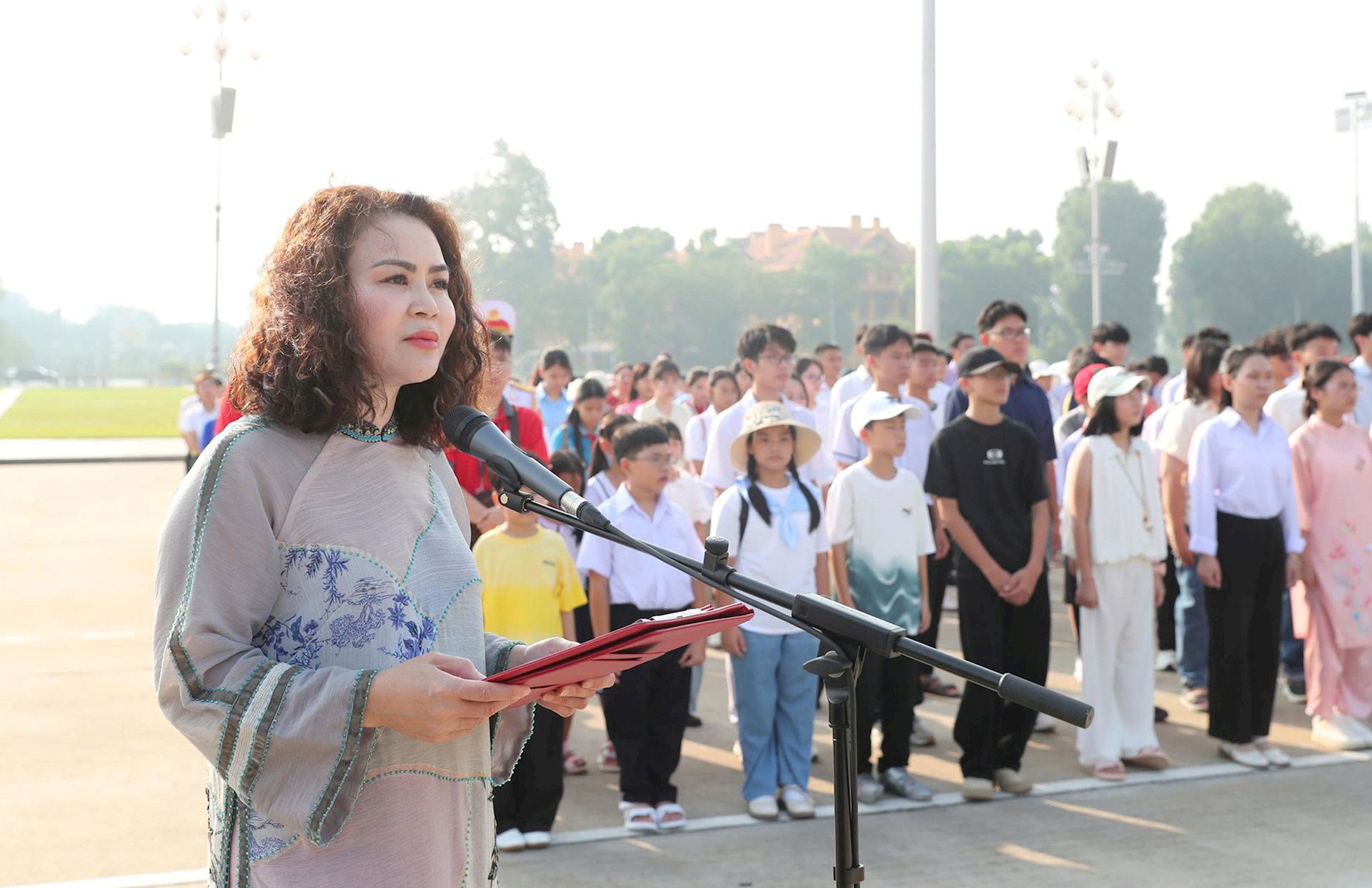 Những khoảnh khắc đáng nhớ trong ngày hội tôn vinh con CBCNV và gia đình EVN tiêu biểu 2