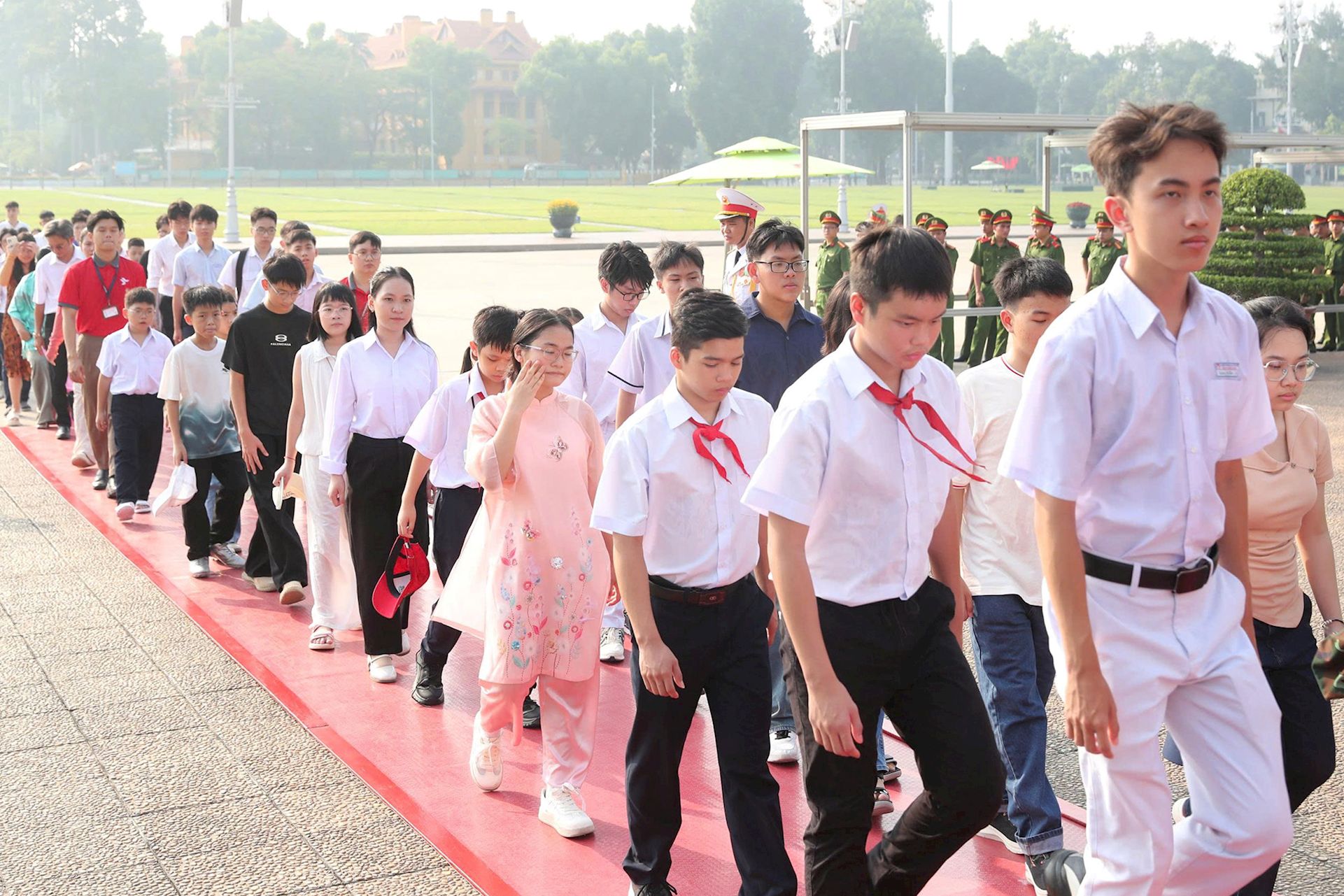 Những khoảnh khắc đáng nhớ trong ngày hội tôn vinh con CBCNV và gia đình EVN tiêu biểu 3