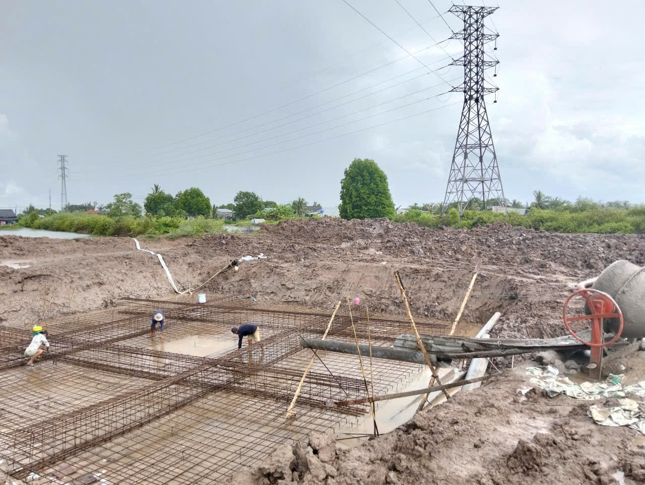 Những ngày đầu năm trên công trường các dự án lưới điện tại miền Nam