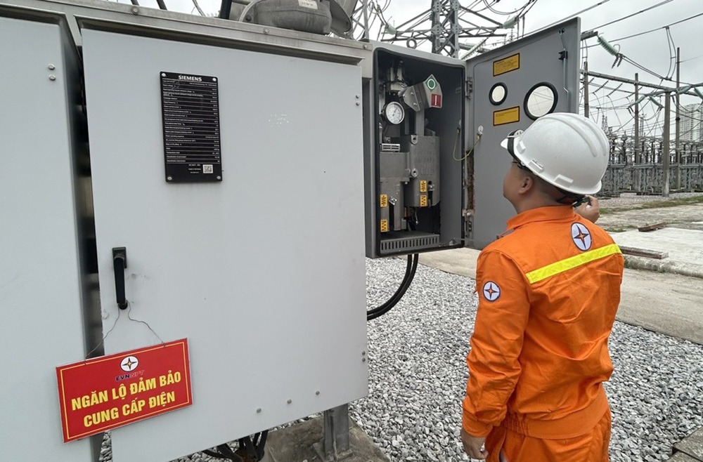 Những “người lính truyền tải” thầm lặng giữ dòng điện góp phần vào thành công Đại hội Đảng lần thứ XIV 1