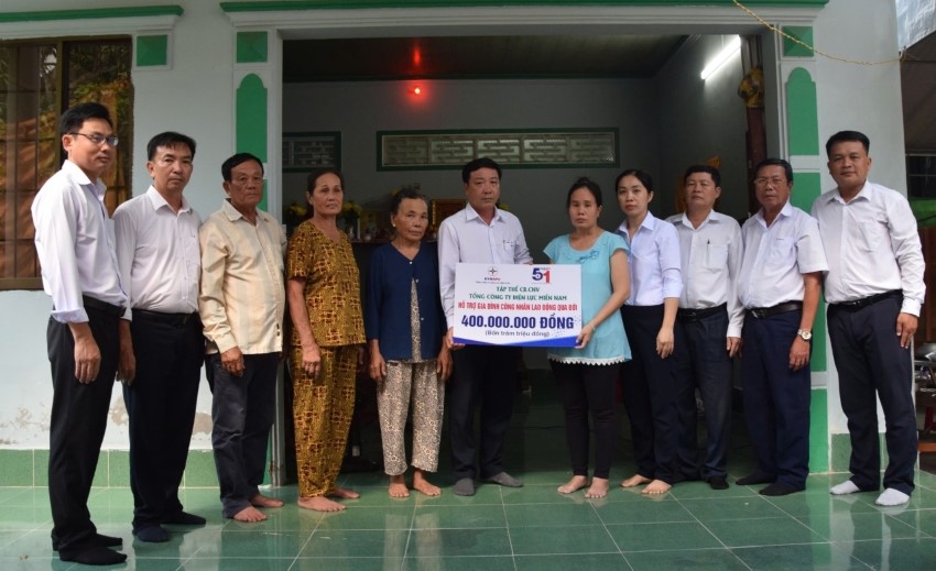 ông đoàn Công ty Điện lực Vĩnh Long thăm hỏi 02 trường hợp người lao động gặp hoàn cảnh khó khăn 1