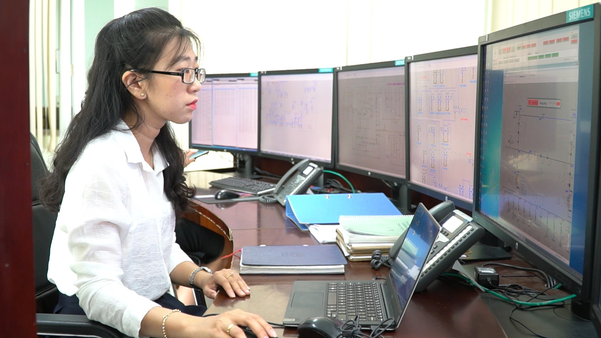 Phụ nữ EVNSPC – Bản lĩnh, tận tâm vì sự phát triển bền vững 3